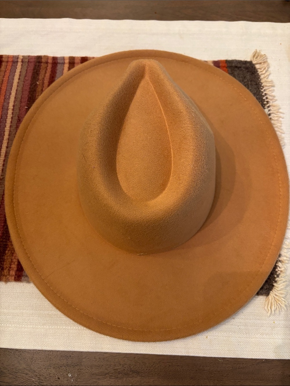 Women’s Wide-Brim Felt Hat in Tan
